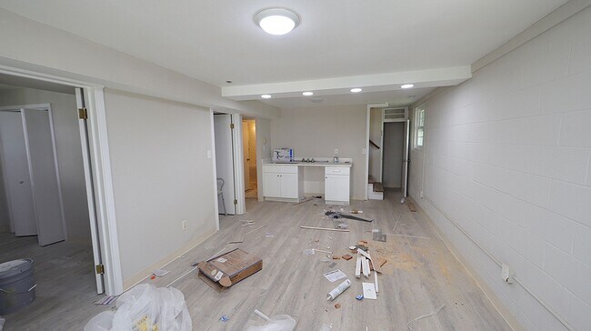 Building Photo - 111 Creel St