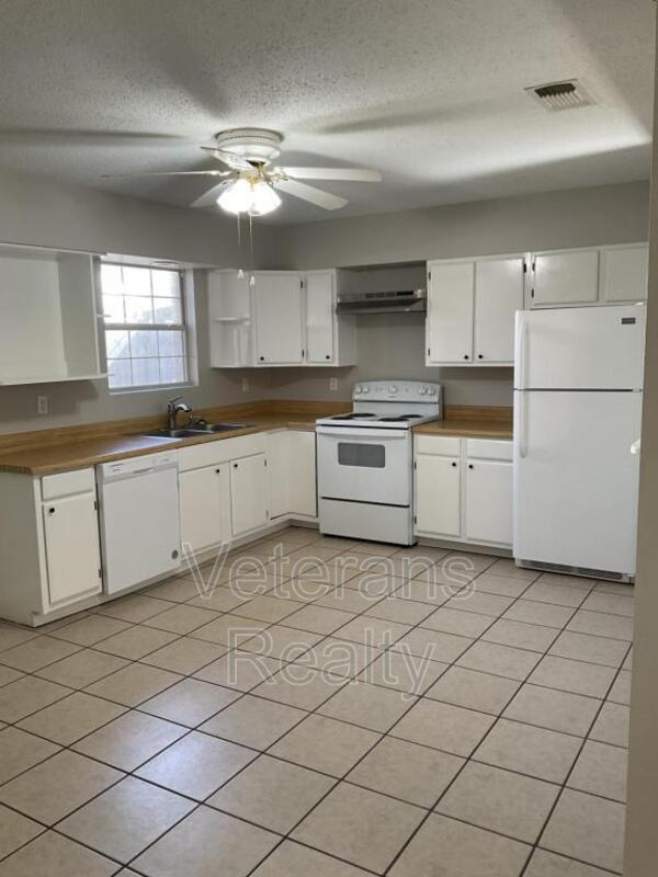 404 E Old Pass Rd, Long Beach, MS 39560 House Rental in Long Beach