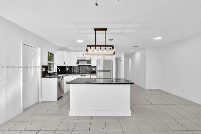 Foto del edificio - 1515-1517 NW 8th Ave