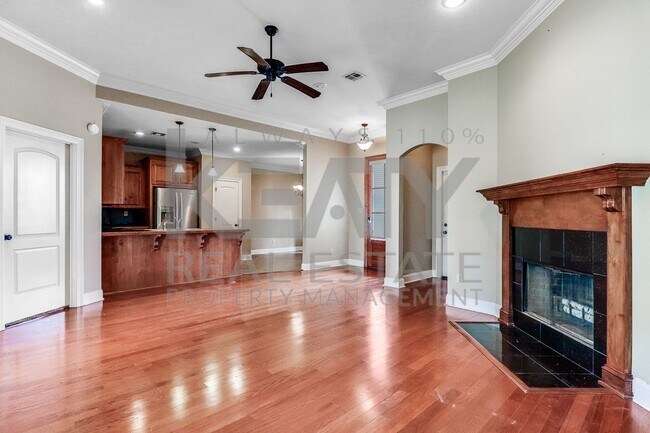 Building Photo - 3 Bedroom, 2 Bathroom Home in Lafayette!