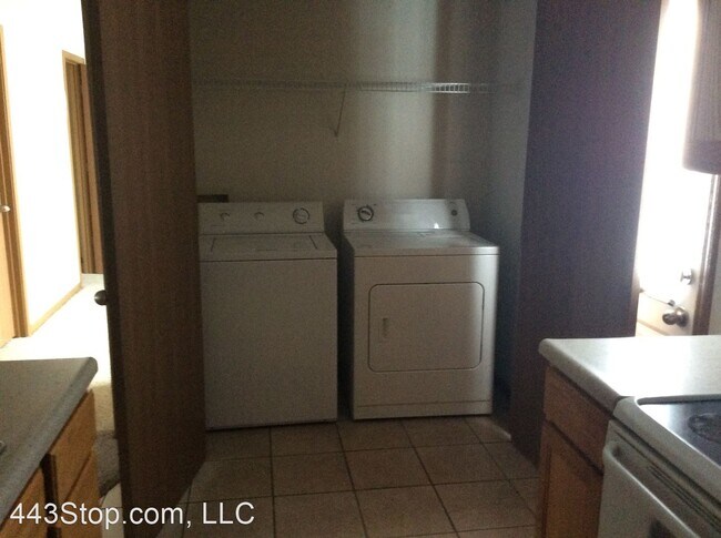 Building Photo - 1420 Greensboro Dr