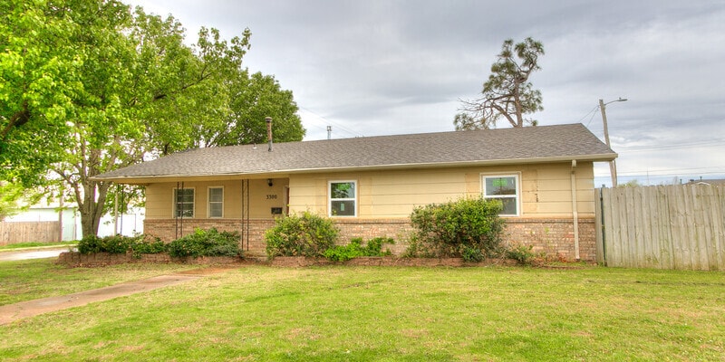 Primary Photo - 3300 SW 40th