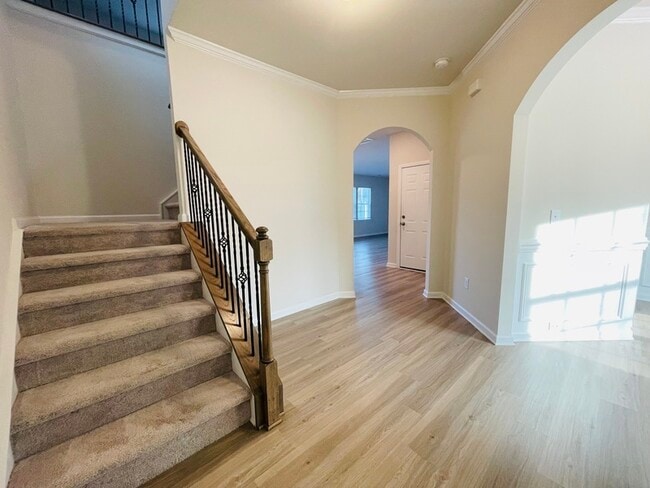 Building Photo - 729 Willshire Falls Dr