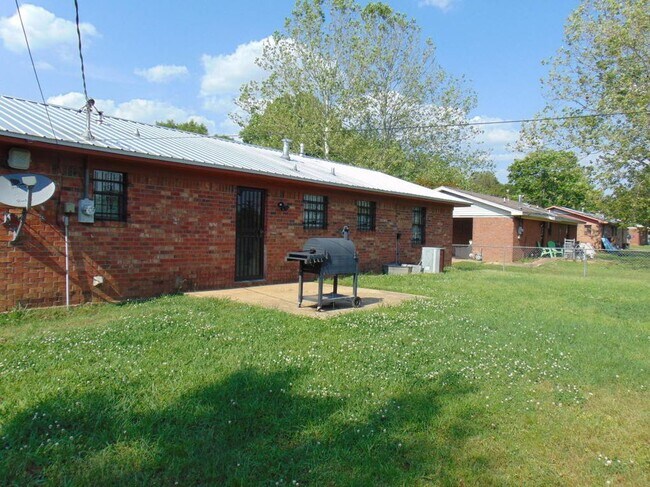 Backyard - 109 PRESLEY DR
