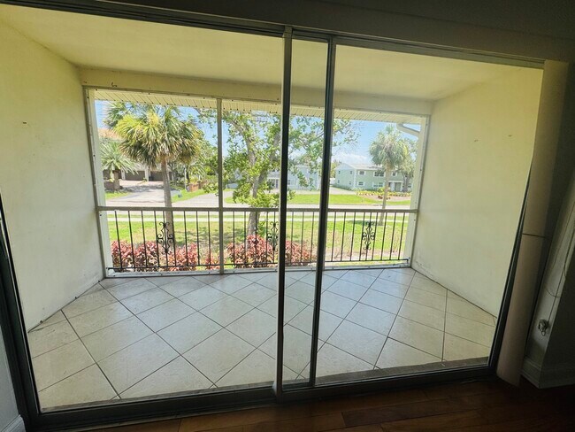 Building Photo - 4500 Overlook Dr NE