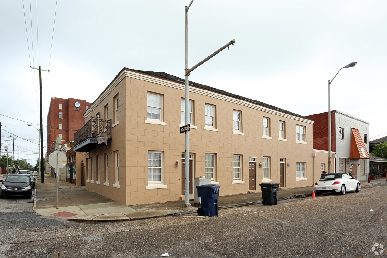 Primary Photo - 300 St Michael St
