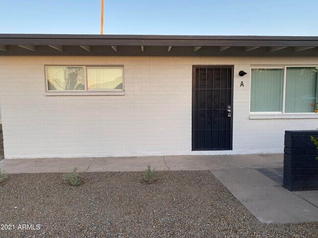 Building Photo - 929 E Tempe Dr