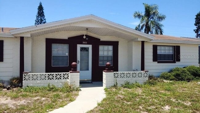 Building Photo - 3503 Oakhurst Dr