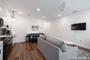 Building Photo - 2165 Gabriels Pl