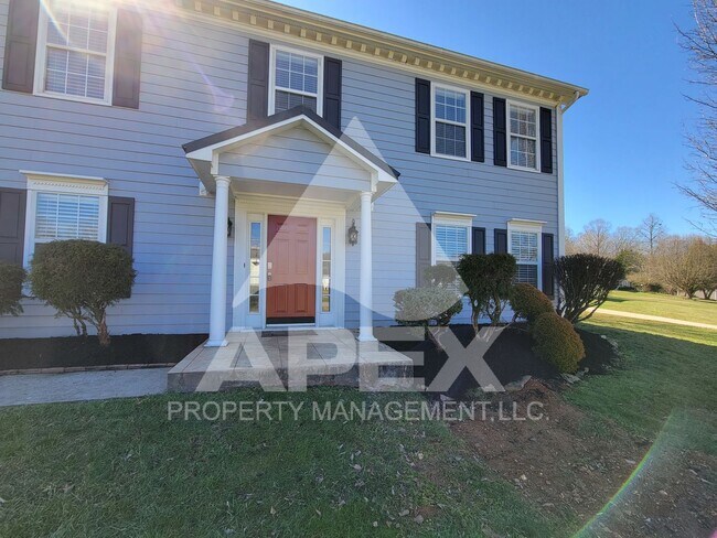 Building Photo - Gorgeous 4 Bd/2.5 Ba Single Family Home on...
