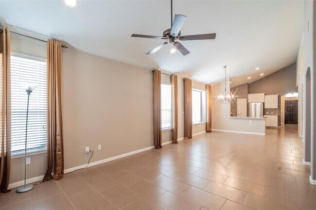 Foto del edificio - 125 Pecanwood Ct