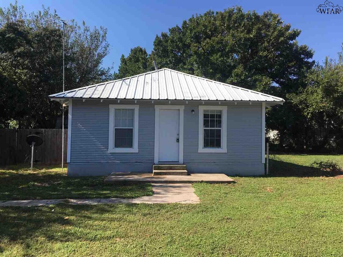 506 Sheppard Rd, TX 76354 House Rental in