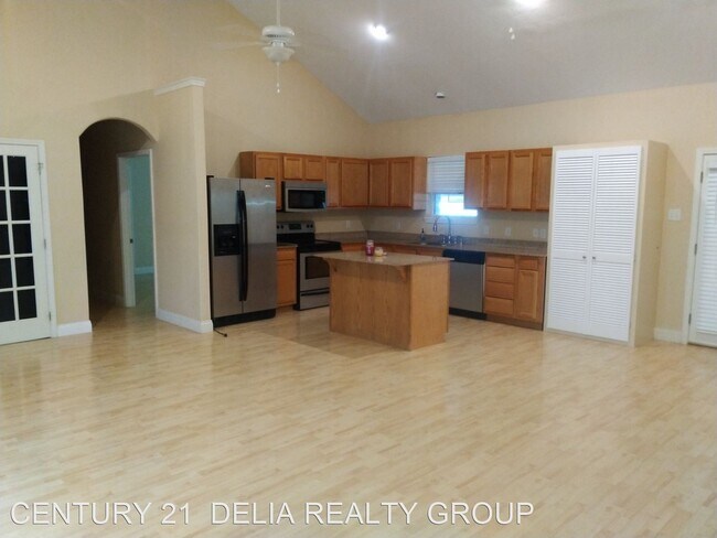 Building Photo - 3 br, 2 bath House - 300 Veterans Lane
