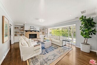 Building Photo - 2107 Coldwater Canyon Dr