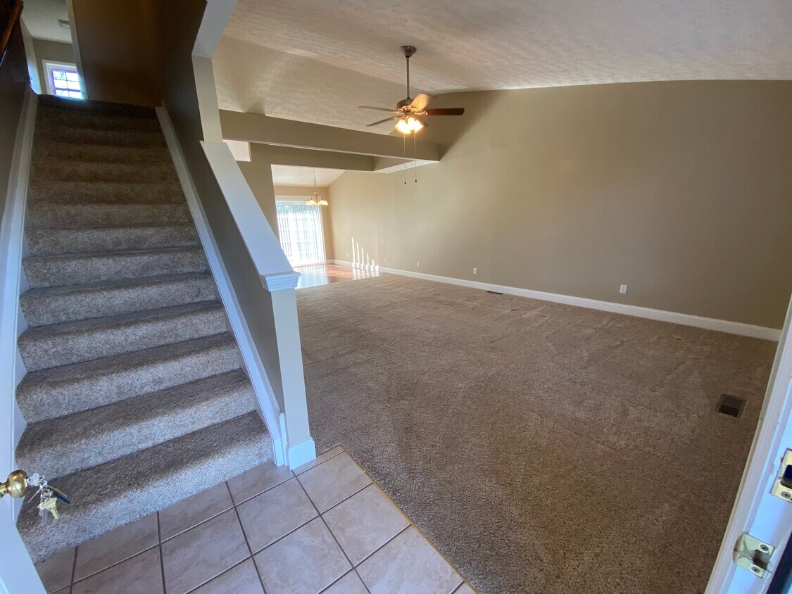 1334 Easy St, Wilmington, OH 45177 Condo for Rent in Wilmington, OH