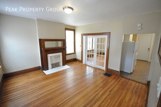 Building Photo - 404 E Northwood Ave