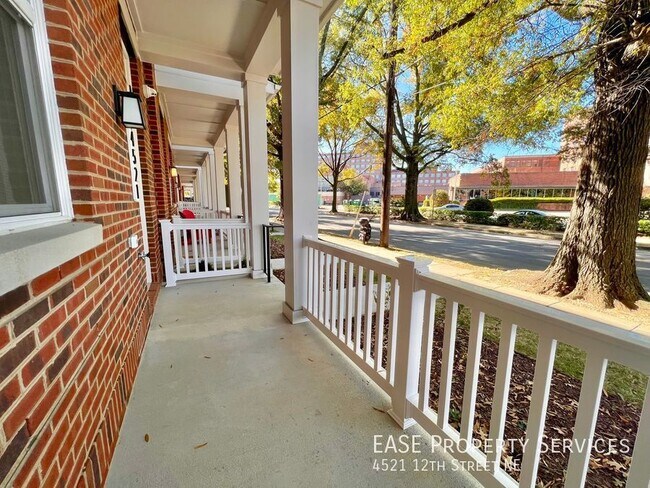 Foto del edificio - 4521 12th St NE
