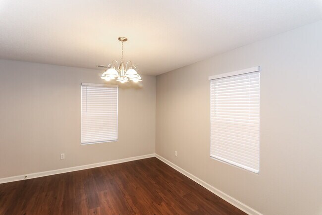 Building Photo - 9999 Chariden Dr