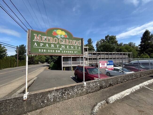 Foto del interior - Metro Gardens
