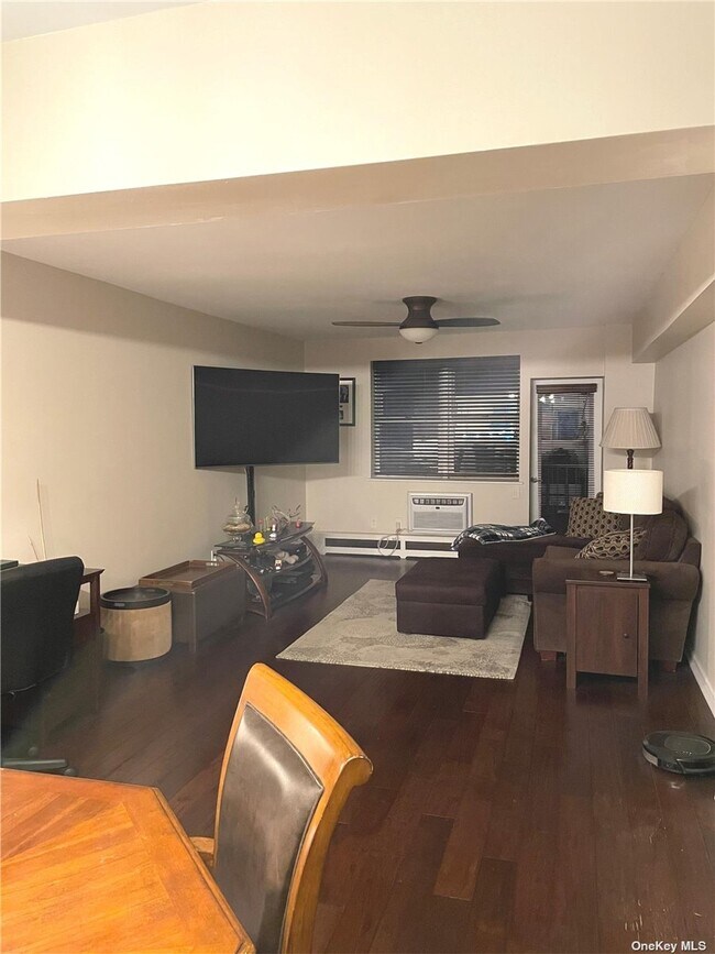 Foto del edificio - 55 Monroe Blvd