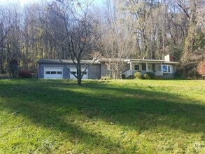 Building Photo - 41 Gingko Ln
