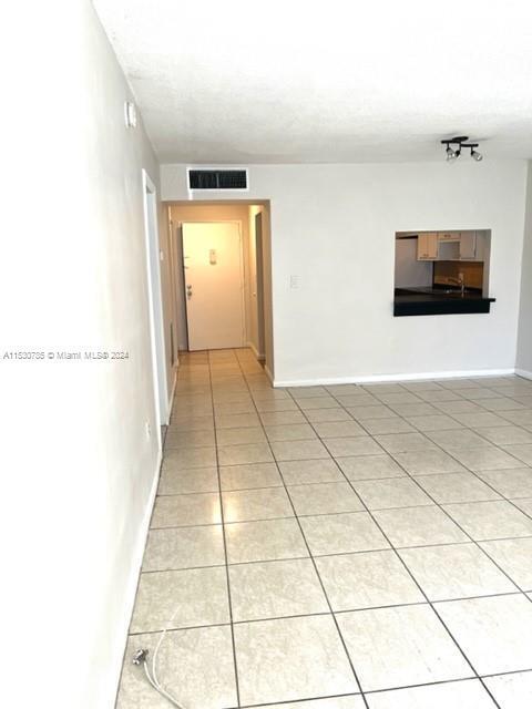 Building Photo - 2 bedroom in North Miami Beach FL 33162