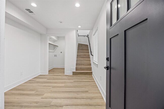 Foto del edificio - 14105 W Forest Dr