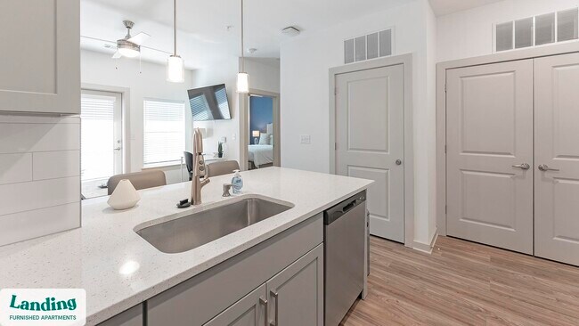 Foto del edificio - 2740 Village Crossing Blvd