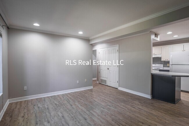 Foto del edificio - 1547 N Riverside Ave