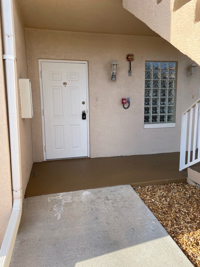Building Photo - 8515 Bernwood Cove Loop