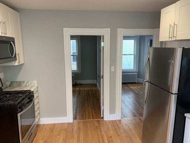 Foto del edificio - 323 Lowell St