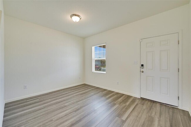 Foto del edificio - 268 Wren Ln