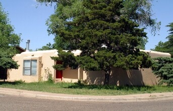 Building Photo - 3001 La Luz Rd