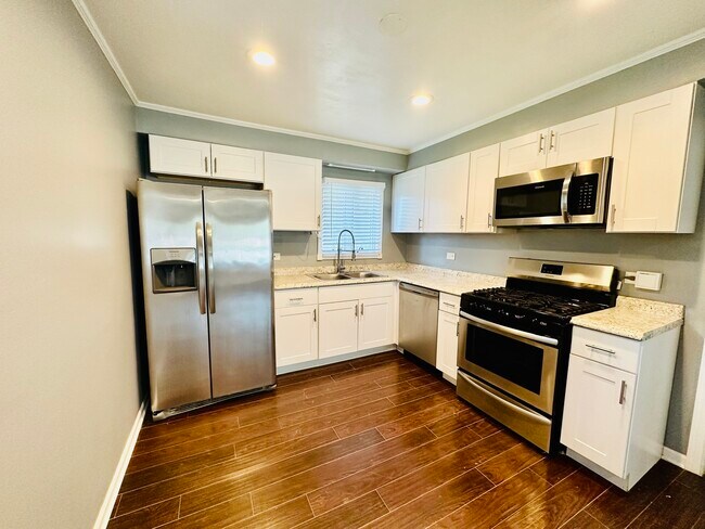 Foto del edificio - 420 Indianwood Blvd