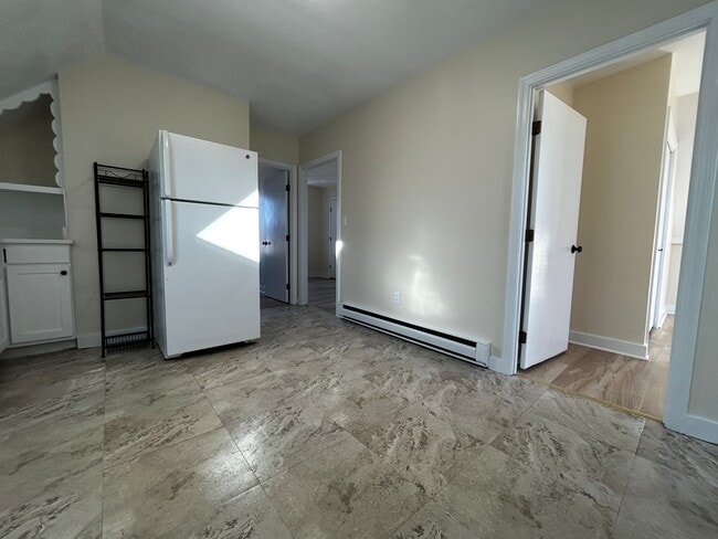 Building Photo - 53 Hale St