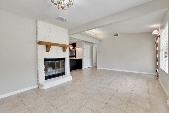 Foto del edificio - 7107 Cherry Meadow Dr