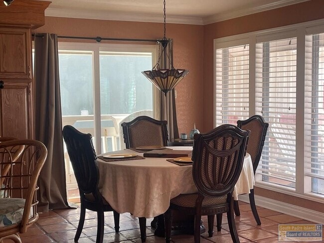 Building Photo - 921 Bass Ave