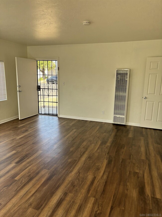 Building Photo - 2149 Flintridge Dr
