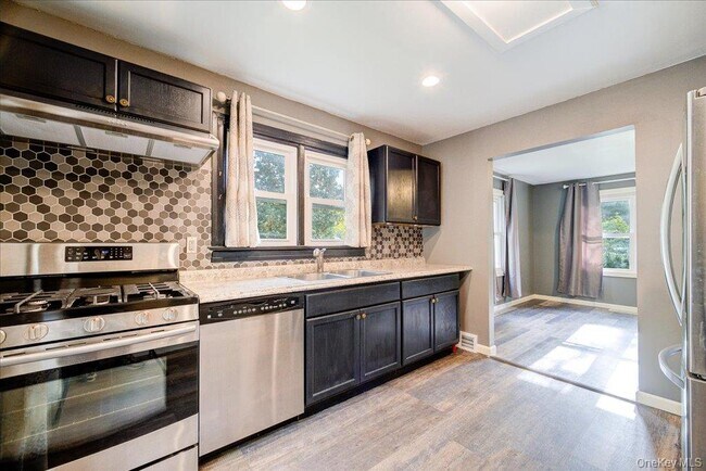 Foto del edificio - 351 US-209