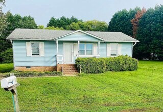 Building Photo - 223 Bob Gray Rd