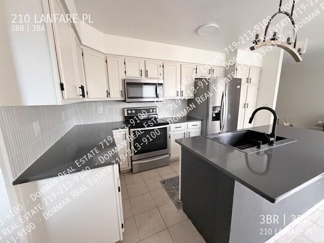 Photo - 210 LANFARE PL- House