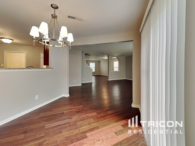 Building Photo - 194 Wolf Creek Lane Statesville NC