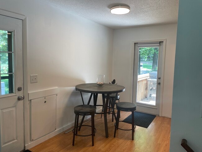 Building Photo - 4842 Dale Rd