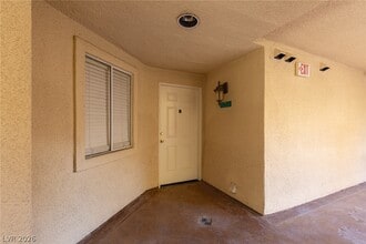 Building Photo - 210 E Flamingo Rd
