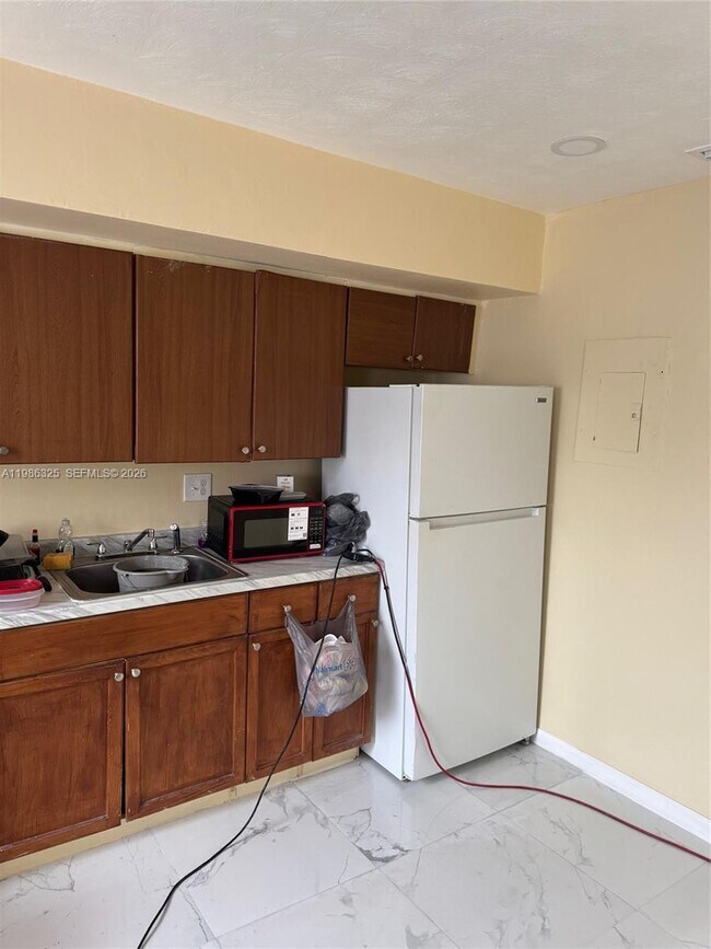 Foto del edificio - 573 NW 113th St