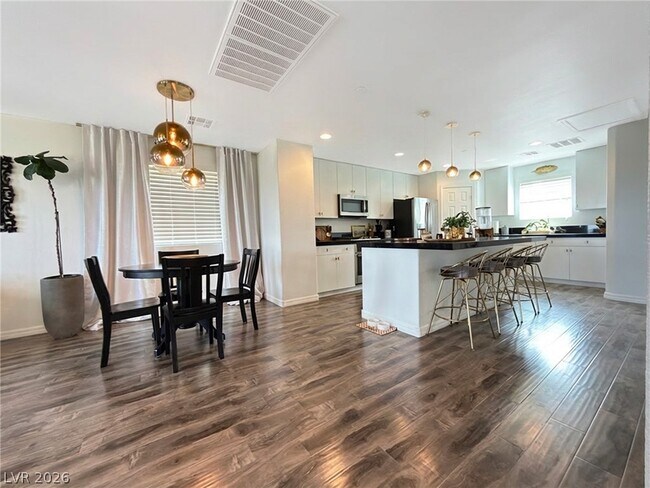 Foto del edificio - 372 Ambitious St