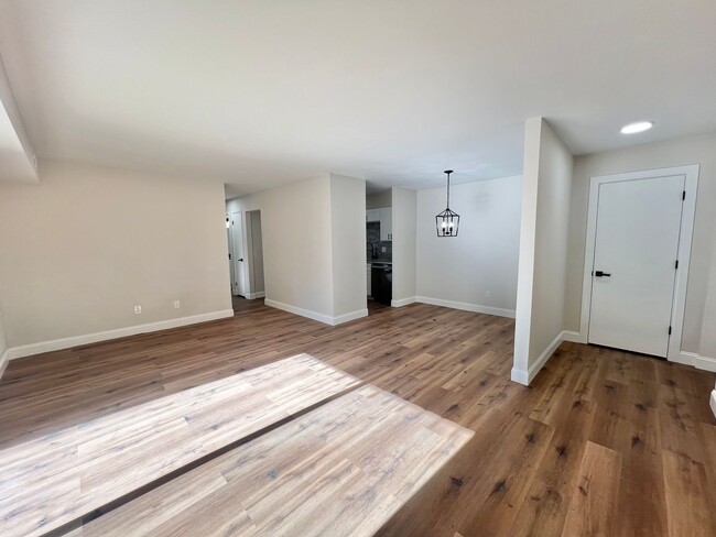 Foto del edificio - Newly Remodeled 2BD, 1.5BA Raleigh Condo i...