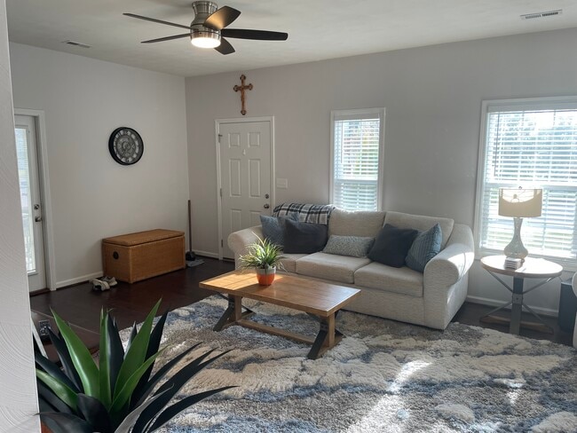 Front Door / Living room - 130 Roudabush Dr NW