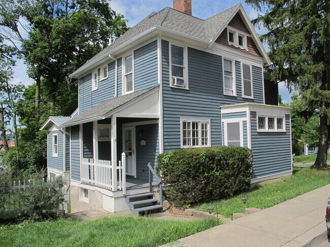 Building Photo - 115 Mitchell St
