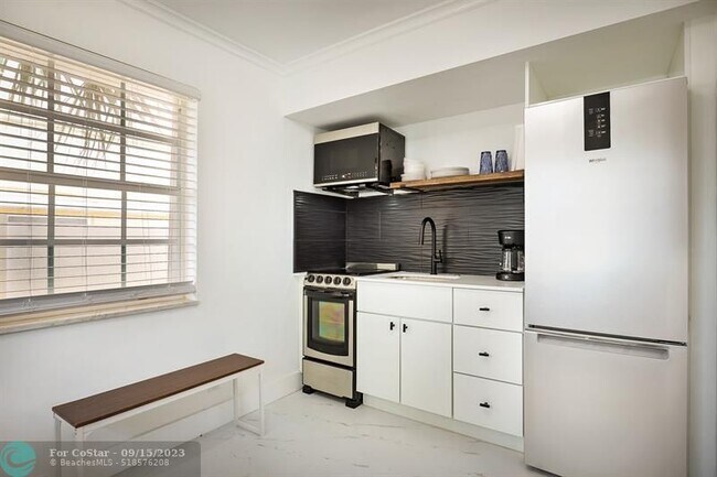 Foto del edificio - 4529 N Ocean Dr